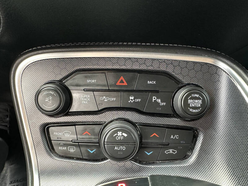 2015 Dodge Challenger R/T Plus