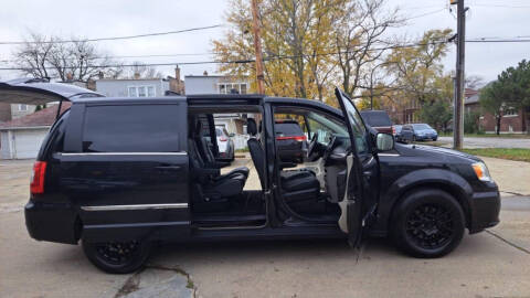 2013 Chrysler Town and Country Touring