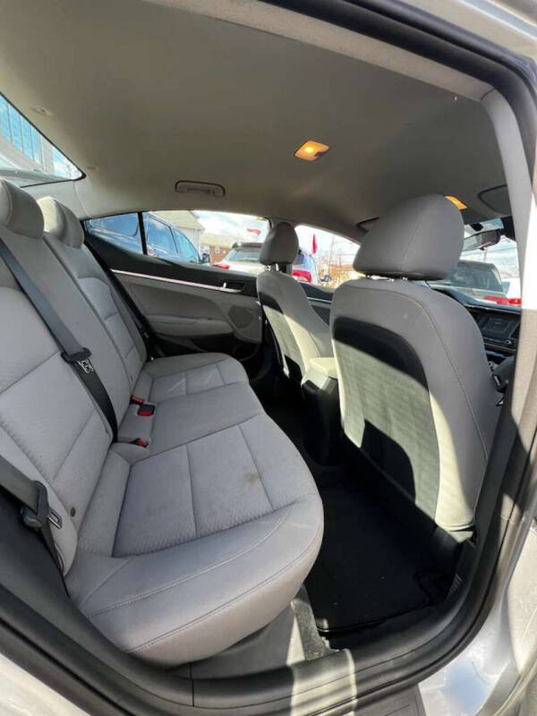 2020 Hyundai Elantra SE