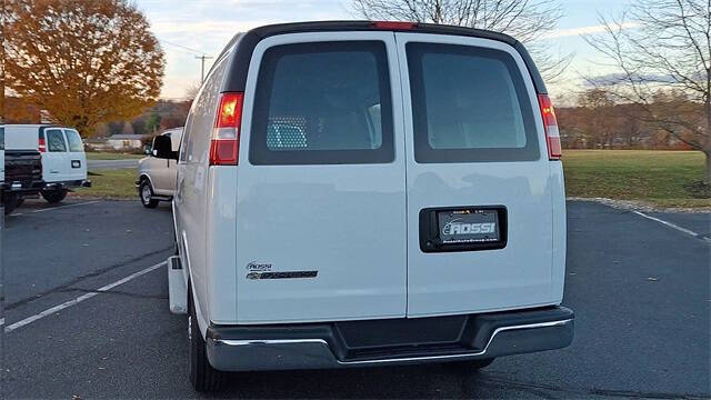 2024 Chevrolet Express 2500