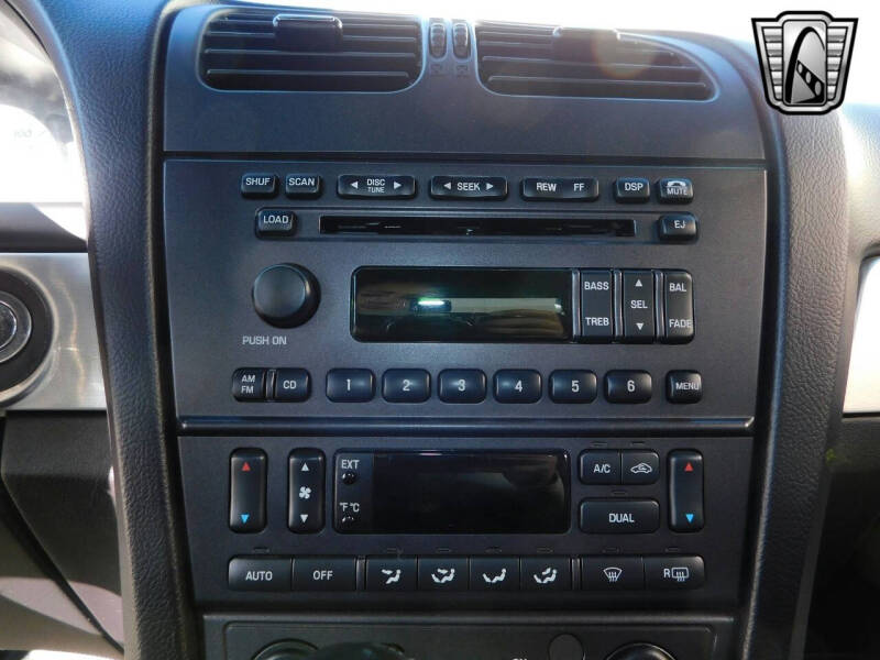 2003 Ford Thunderbird