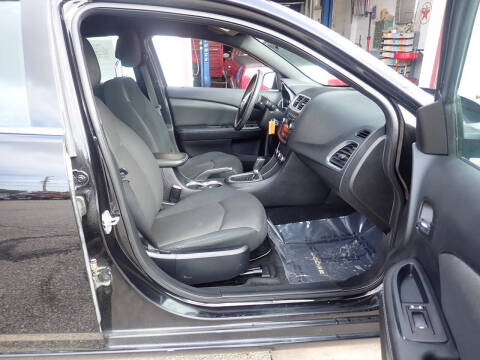 2013 Dodge Avenger SE