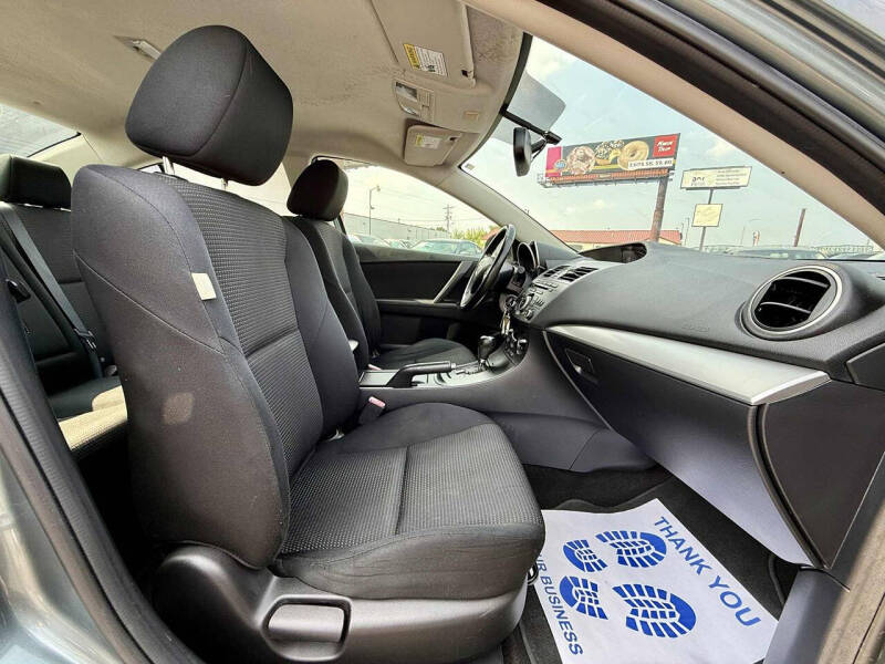 2012 Mazda MAZDA3 i Touring