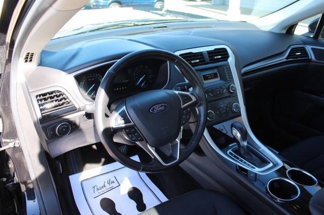 2013 Ford Fusion SE photo 11