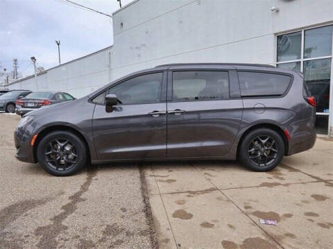 2019 Chrysler Pacifica Touring L Plus