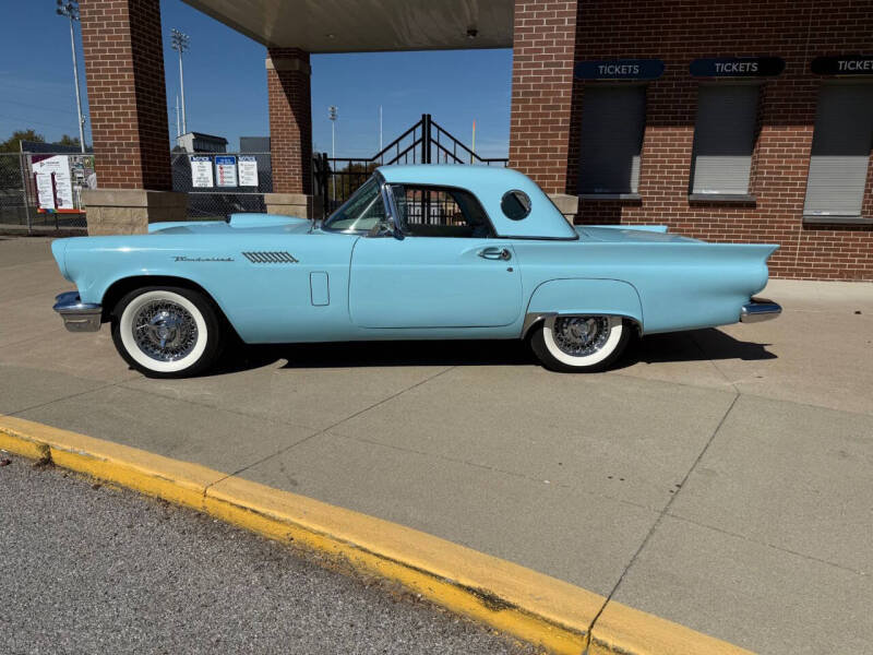 1957 Ford Thunderbird