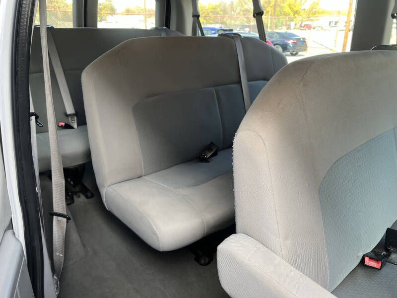 2009 Ford E-Series E-350 SD XLT