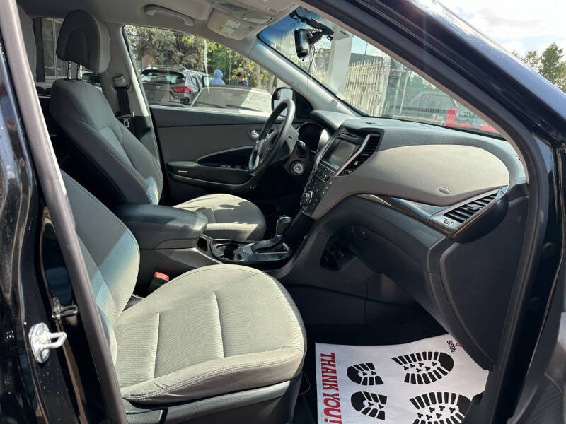 2017 Hyundai Santa Fe SE