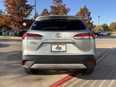 2025 Toyota Corolla Cross LE