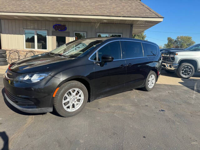 2019 Chrysler Pacifica for sale at Legit Motors in Elkhart, IN