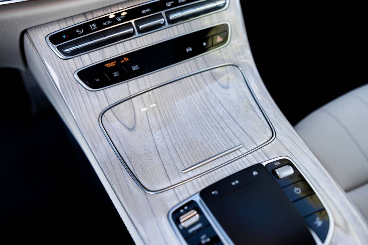 2023 Mercedes-Benz E-Class 24