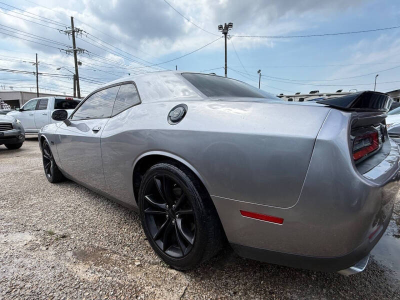 2016 Dodge Challenger R/T Plus