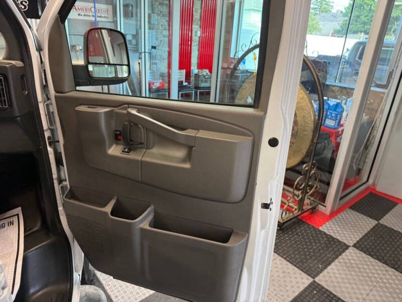2024 GMC Savana 2500