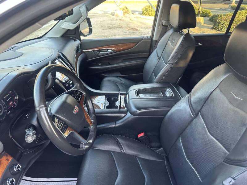 2016 Cadillac Escalade Luxury Collection