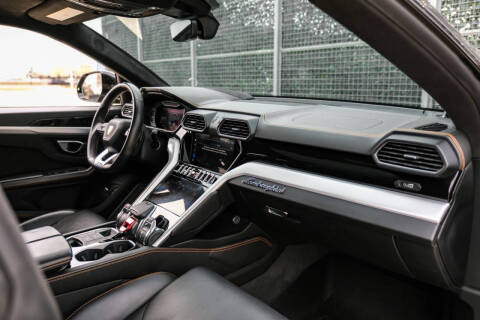 2020 Lamborghini Urus