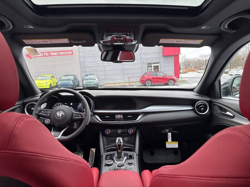 2025 Alfa Romeo Stelvio