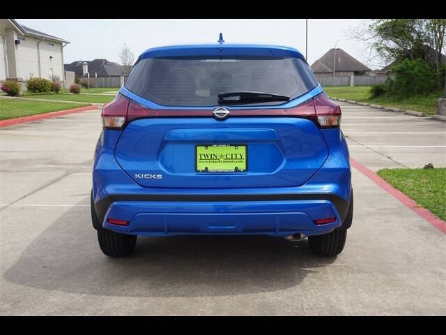 2025 Nissan Kicks Play S