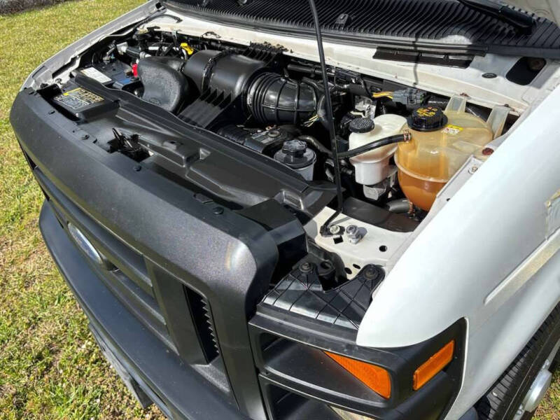 2011 Ford E-Series E-350 SD