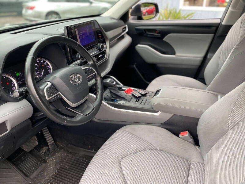 2023 Toyota Highlander LE