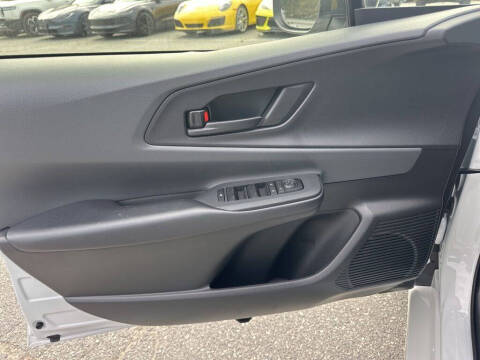 2025 Toyota Prius LE