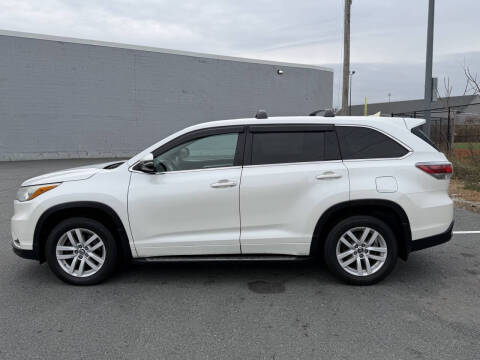 2016 Toyota Highlander LE