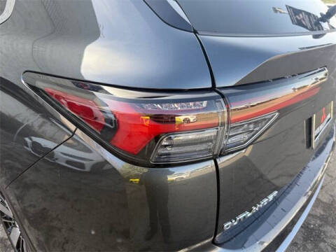 2026 Mitsubishi Outlander SE