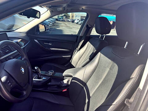 2015 BMW 3 Series 320i