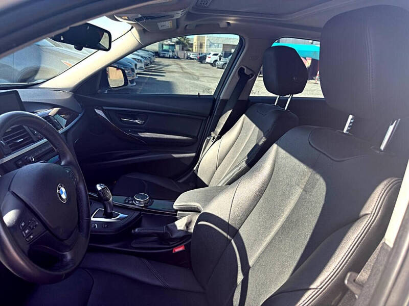 2015 BMW 3 Series 320i
