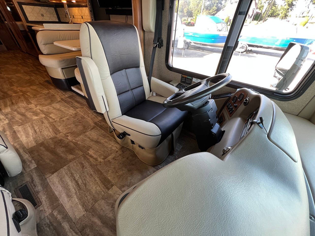 2016 Thor Motor Coach Palazzo for sale at Simple Car Company in Oak Harbor, WA