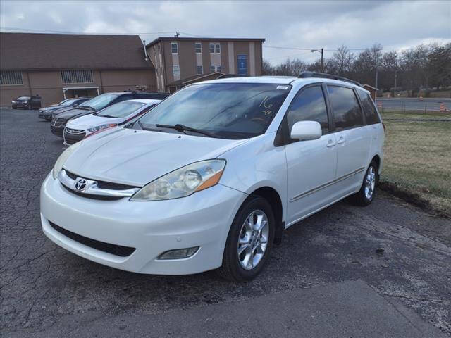 2006 Toyota Sienna for sale at WOOD MOTOR COMPANY in Madison TN