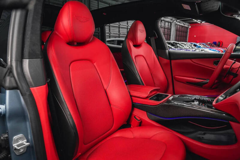 2021 Aston Martin DBX