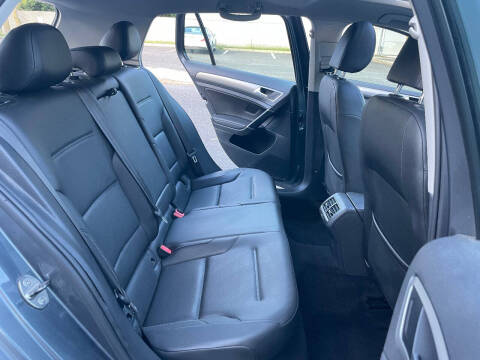 2016 Volkswagen Golf TSI SE