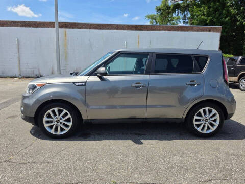 2017 Kia Soul +
