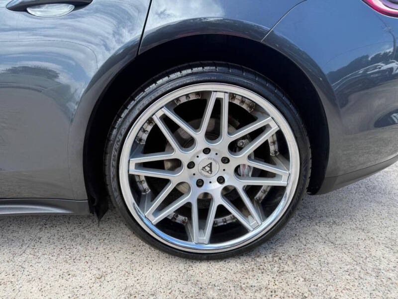 2017 Porsche Panamera 4