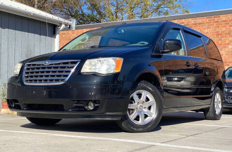 2008 Chrysler Town and Country for sale at National Auto Mall Corp in Thomasville NC