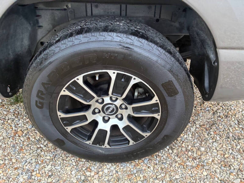 2023 Nissan Titan SV