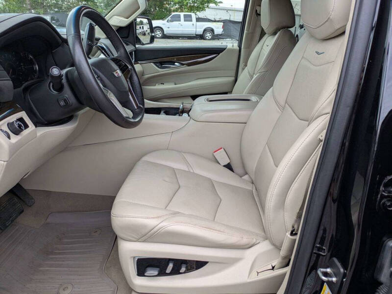 2019 Cadillac Escalade Luxury
