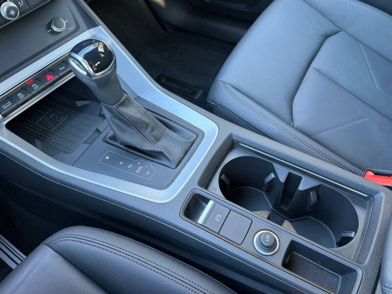 2025 Audi Q3 quattro S line Premium 45 TFSI