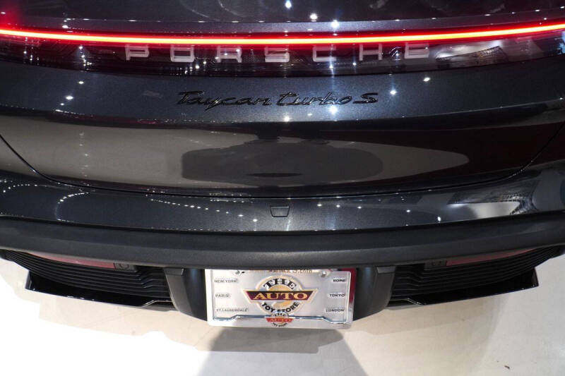 2020 Porsche Taycan Turbo