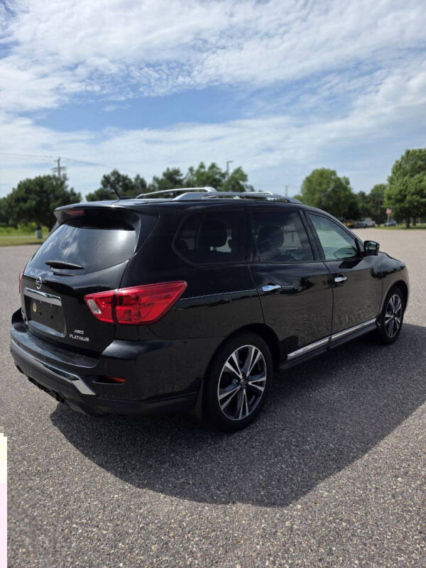 2017 Nissan Pathfinder Platinum