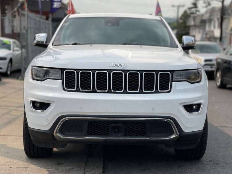 2018 Jeep Grand Cherokee for sale at Hellcatmotors.com in Irvington NJ