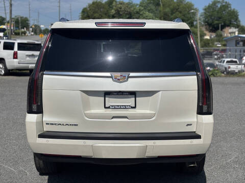 2015 Cadillac Escalade Platinum