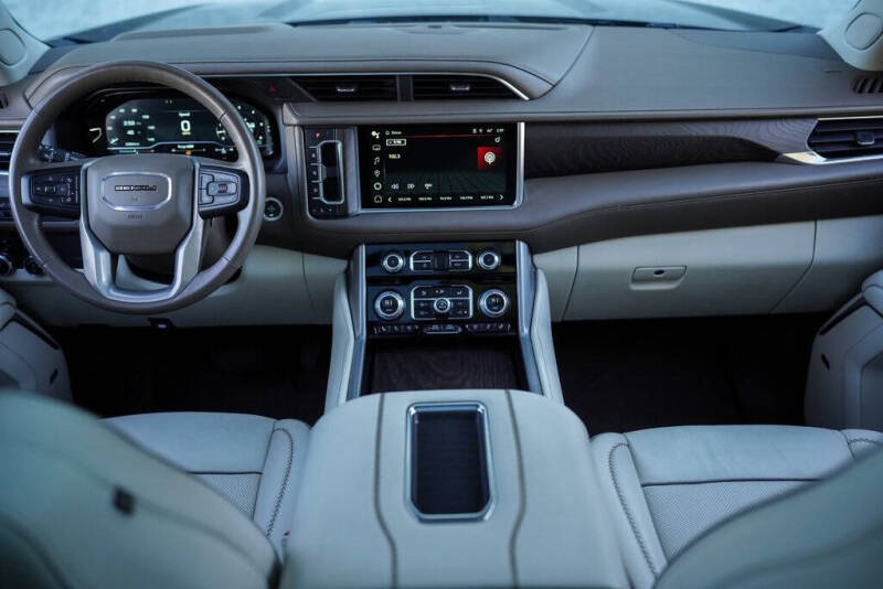 2023 GMC Yukon XL Denali