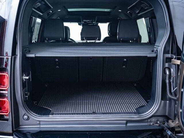 2025 Land Rover Defender 110 P500 X-Dynamic SE