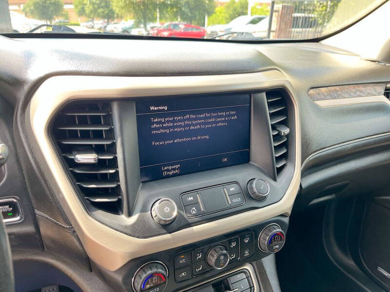 2022 GMC Acadia Denali