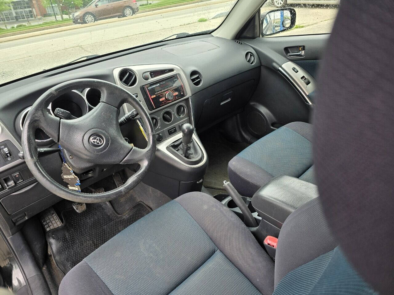 2005 Toyota Matrix for sale at QUEENSGATE AUTO SALES in York, PA