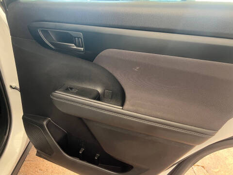 2022 Toyota Highlander L