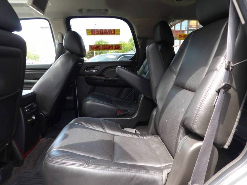 2011 Cadillac Escalade Luxury