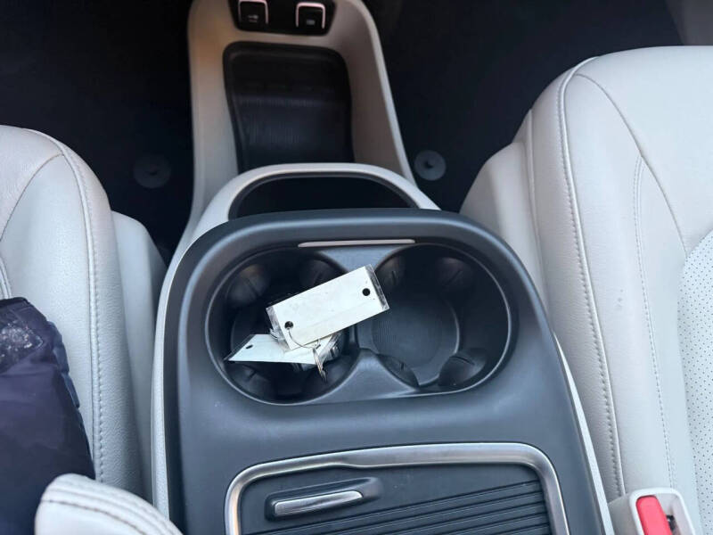 2017 Chrysler Pacifica Touring-L Plus