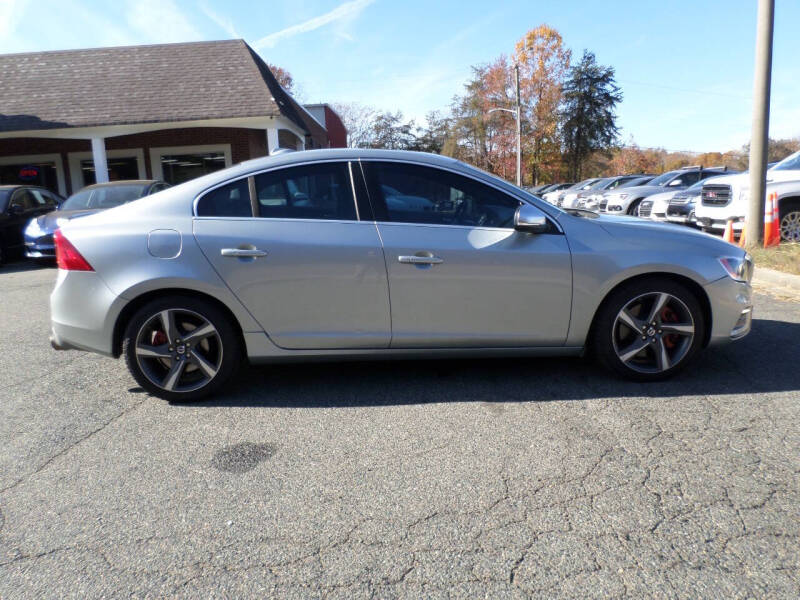 2014 Volvo S60 R-Design photo 5